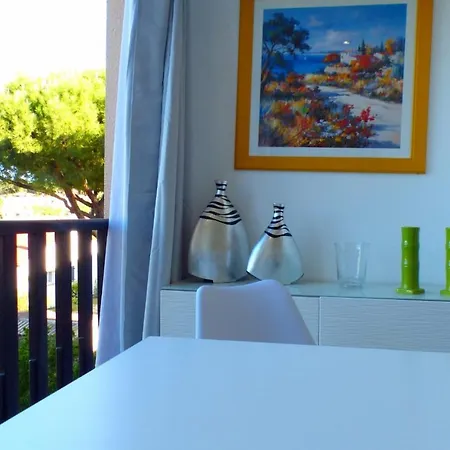 Nice Near The Beach 아파트